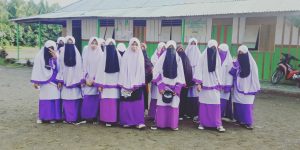 Santri Putri Halmahera Utara