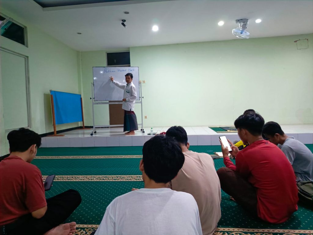 Mahasiswa Program MQL Putra Ikuti Pembekalan 'Tekhnik Dasar Penulisan Berita'